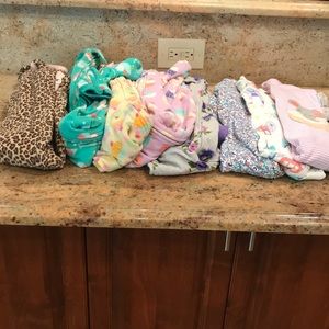 Carters footed Pajamas 3t (8 total)